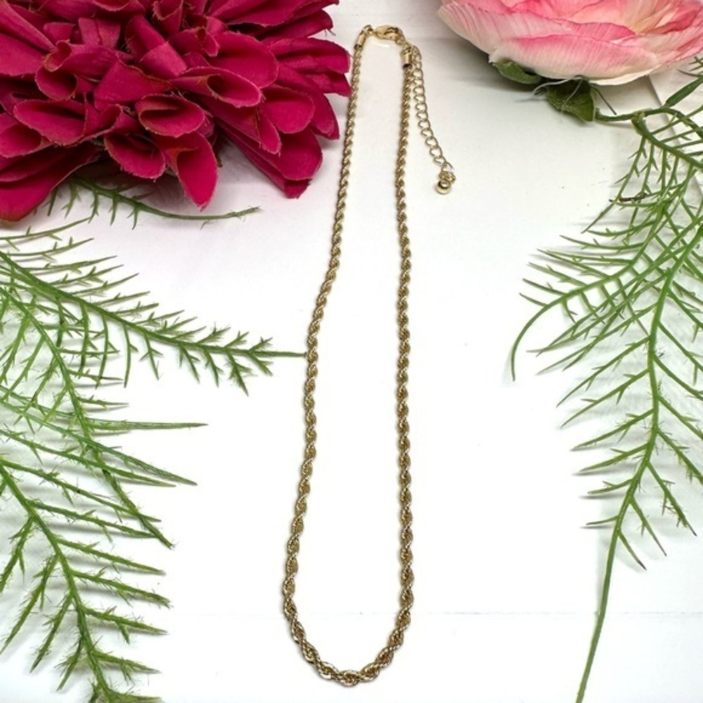 NEW⚜️Elegant Twisted Gold Chain Necklace